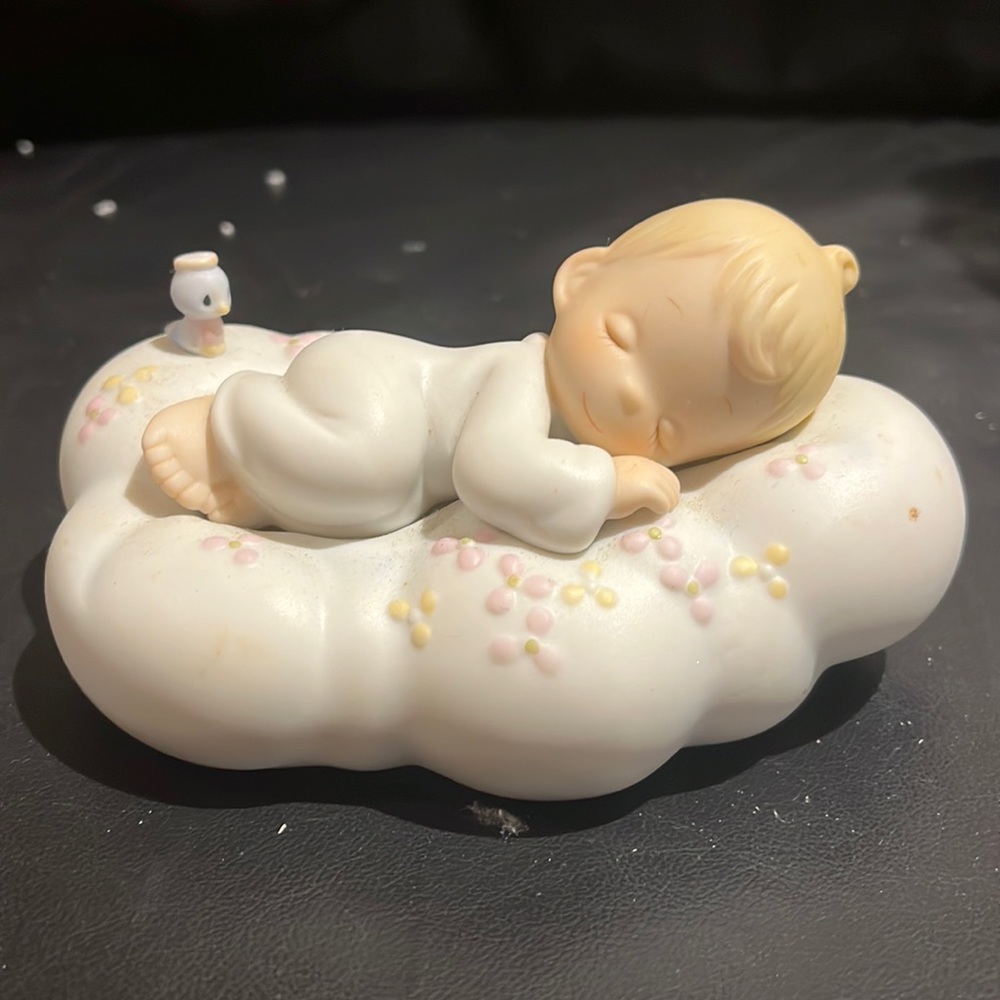 Precious Moments Baby Figurine 👼🏼